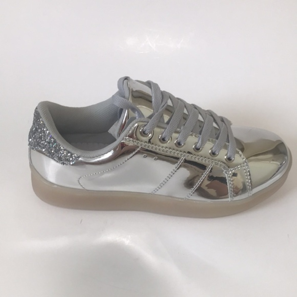 Silver sparkly/ Metallic sneakers sz 6.5,7